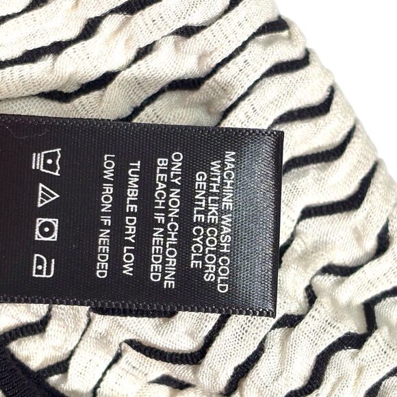 Ali Miles Textured Tunic Top Black White Chevron Asymmetrical Hem Women’s Small - Picture 6 of 8